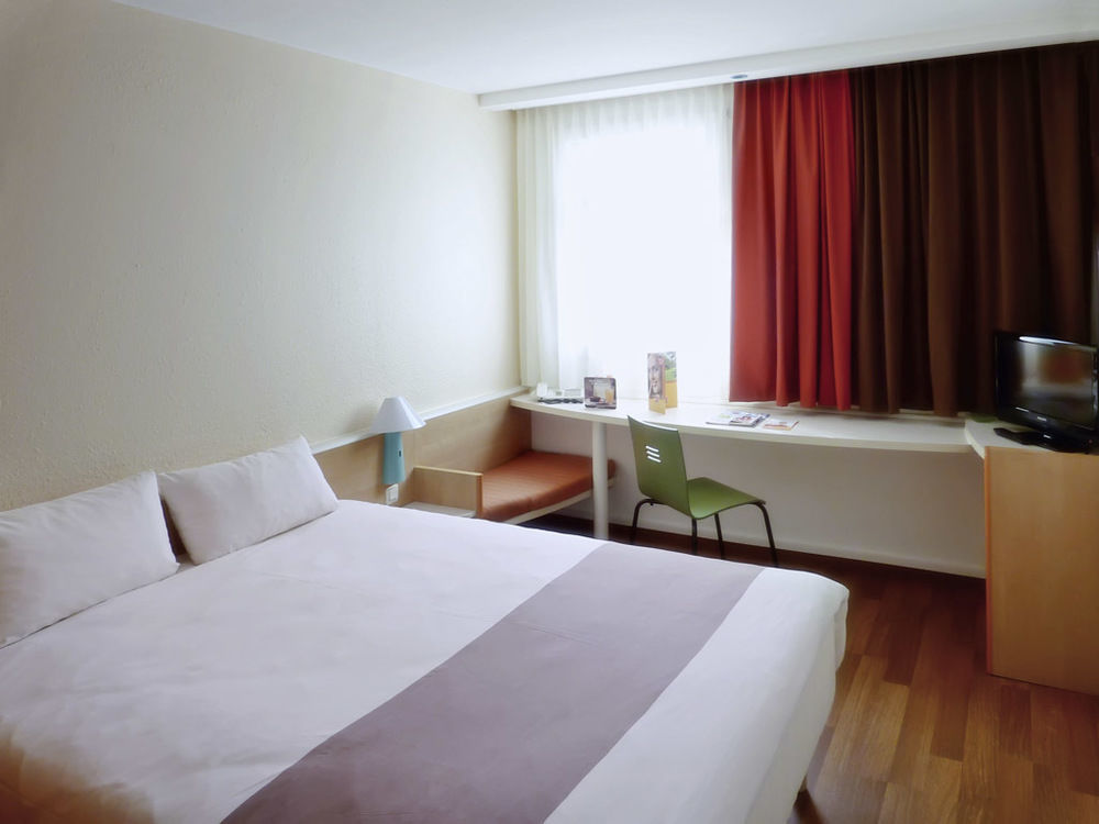 Ibis Hotel Frankfurt Messe West Frankfurt am Main Exteriör bild